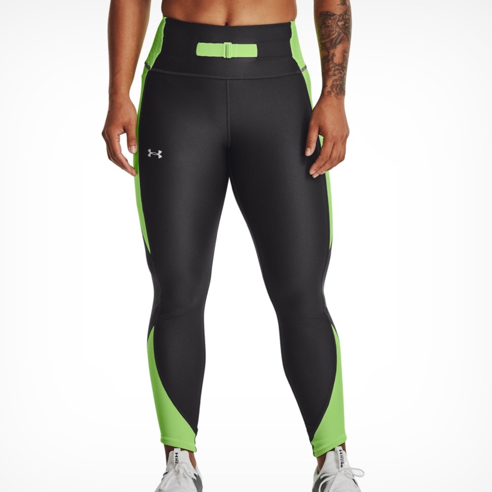 Under Armour Heatgear Leggings with No Slip Waistband. Ankle length XL Short